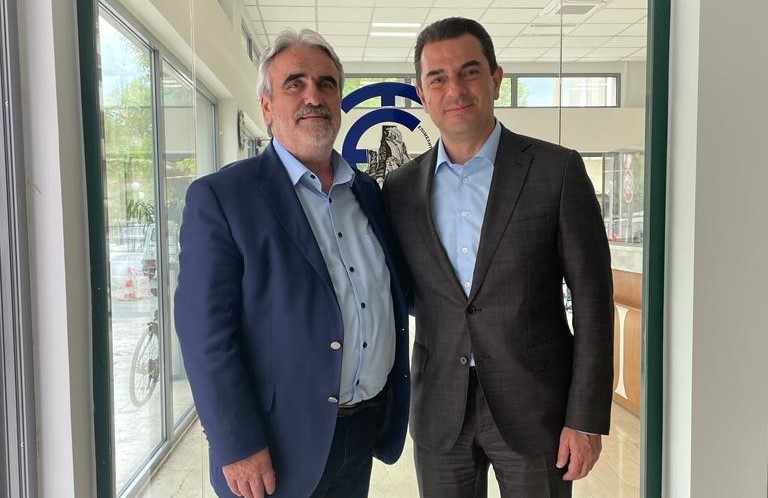 Με έργα και πράξεις δίπλα στις επιχειρήσεις των Τρικάλων